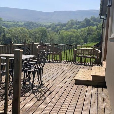 Cottage With Outstanding Views Velindre  المظهر الخارجي الصورة